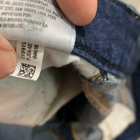 American Eagle Airflex+ Distressed Medium Wash Denim Shorts size 33 - Picture 7 of 9